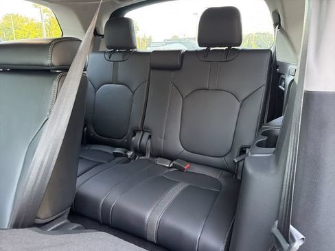 Used 2025 Honda Pilot EX-L image 12