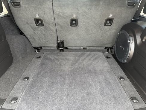 Used 2021 Jeep Wrangler Unlimited Rubicon AWD/4WD image 11
