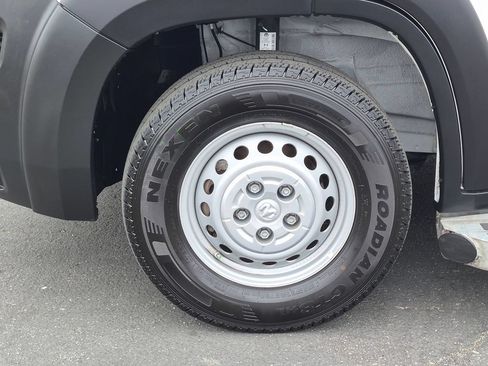 Used 2025 RAM ProMaster 2500 w/ U-Haul Equipment Group FWD image 10