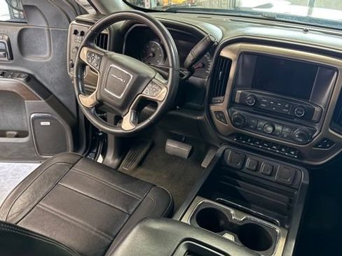 Used 2017 GMC Sierra 1500 Denali w/ Denali Ultimate Package AWD/4WD image 25