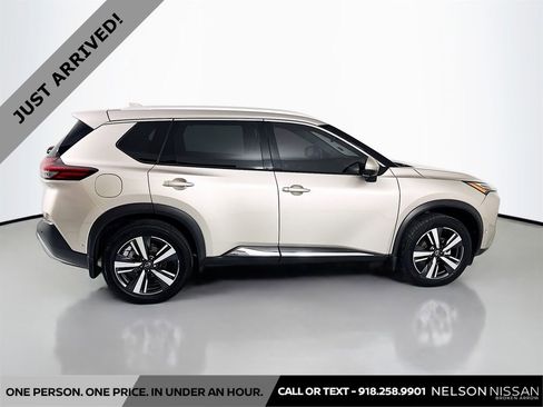 Used 2022 Nissan Rogue Platinum w/ Head-Up Display Package FWD image 4