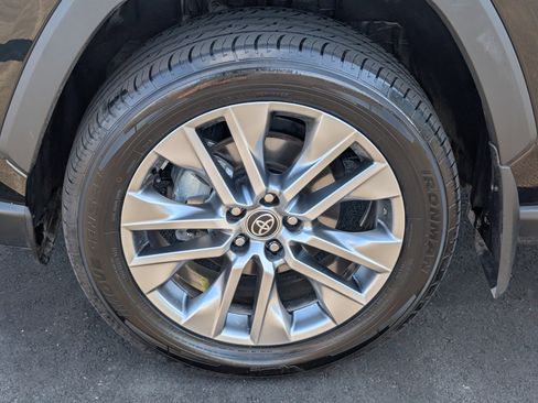 Used 2023 Toyota RAV4 XLE Premium image 13