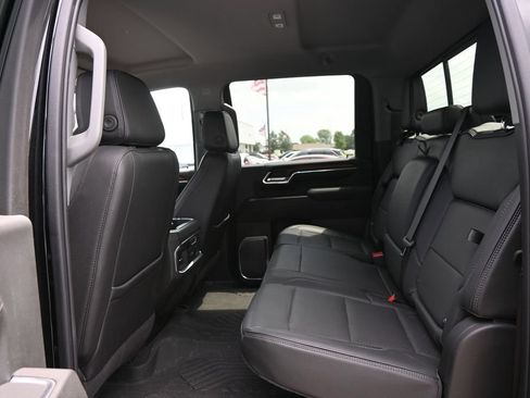 Used 2024 GMC Sierra 3500 Denali w/ Technology Package AWD/4WD image 19