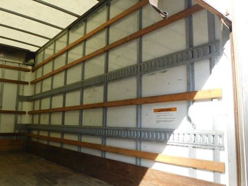 Used 2020 Isuzu NPR image 37