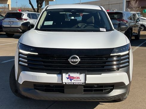 New 2026 Nissan Kicks S image 3