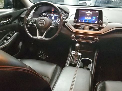 Used 2024 Nissan Altima 2.5 SR FWD image 12