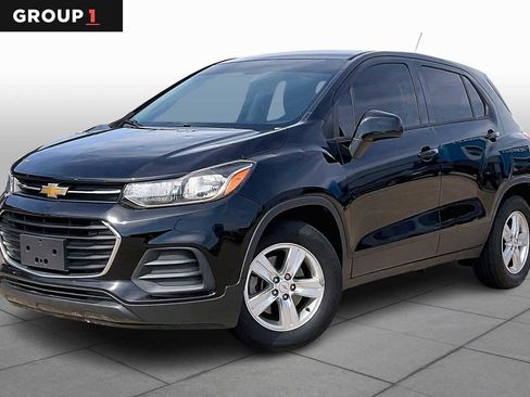 Used 2020 Chevrolet Trax LS w/ Tint and Cruise Package image 1