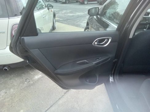 Used 2015 Nissan Sentra SV FWD image 11