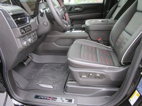 New 2026 GMC Yukon AT4 Ultimate w/ LPO, Floor Liner Package AWD/4WD image 24