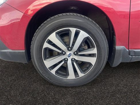 Used 2018 Subaru Outback 3.6R Limited image 14