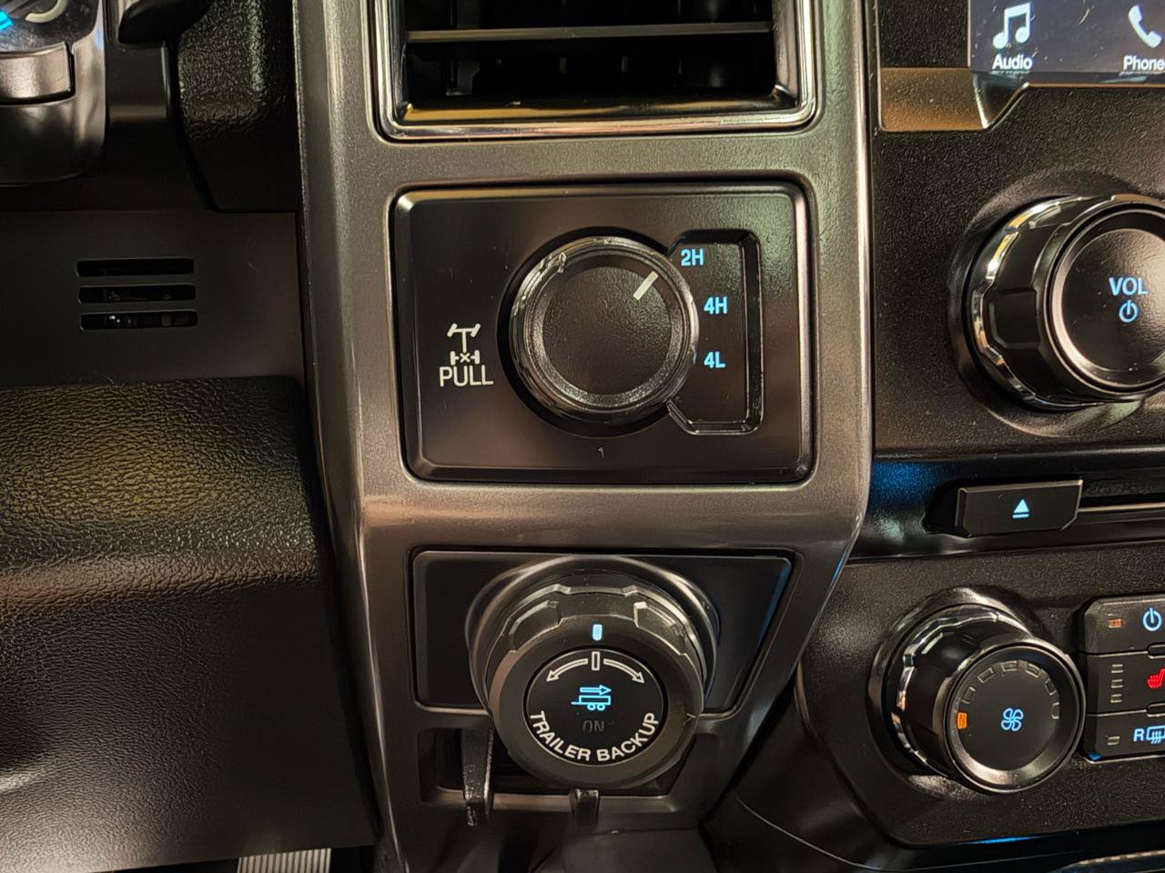 Used 2018 Ford F150 XLT w/ Equipment Group 302A Luxury AWD/4WD image 18