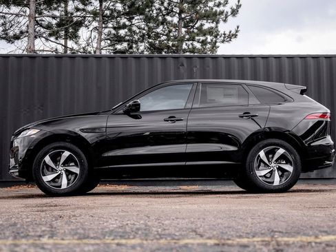 New 2026 Jaguar F-PACE R-Dynamic S image 3