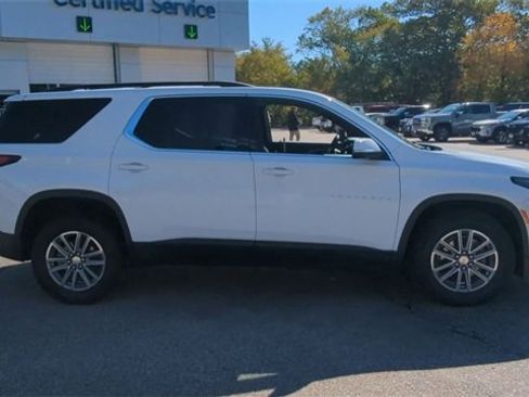 Certified 2022 Chevrolet Traverse LT image 9