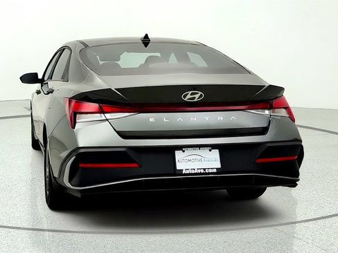 Used 2024 Hyundai Elantra SEL FWD image 6