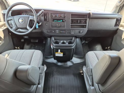 Used 2024 Chevrolet Express 3500 Extended RWD image 19