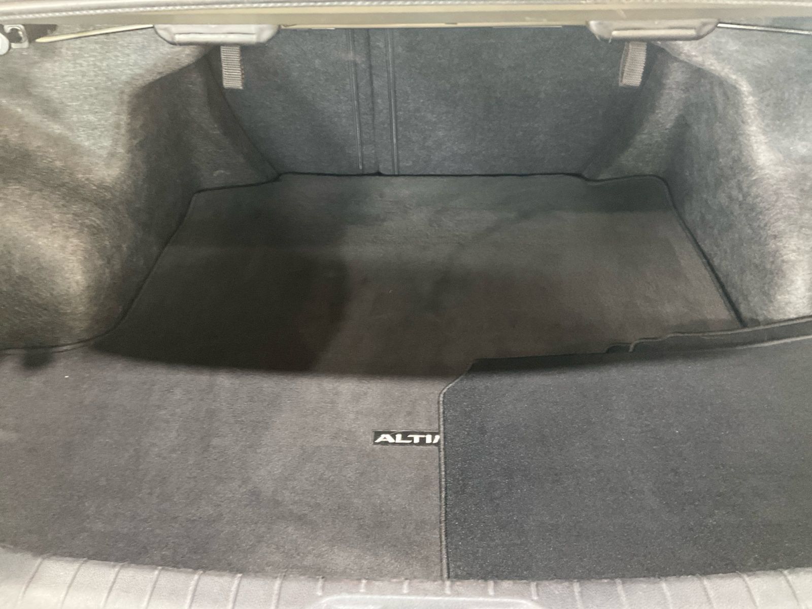 Used 2025 Nissan Altima 2.5 SV FWD image 22