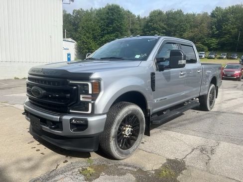 Used 2022 Ford F250 Lariat w/ Black Appearance Pkg AWD/4WD image 10