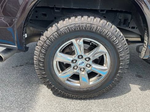 Used 2018 Ford F150 Lariat w/ Equipment Group 502A Luxury AWD/4WD image 17