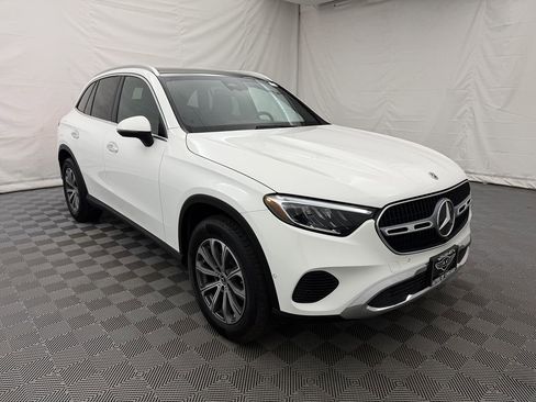 Used 2024 Mercedes-Benz GLC 300 4MATIC image 3