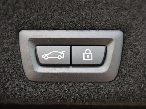 Used 2019 BMW 750i xDrive image 55