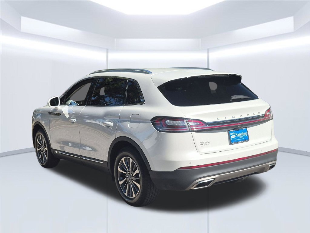 Used 2022 Lincoln Nautilus FWD w/ Premium Package image 5