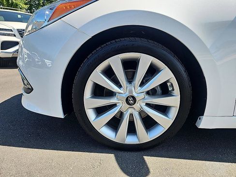 Used 2017 Hyundai Azera Limited FWD image 10