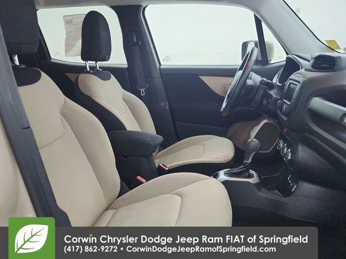 Used 2016 Jeep Renegade Latitude image 30