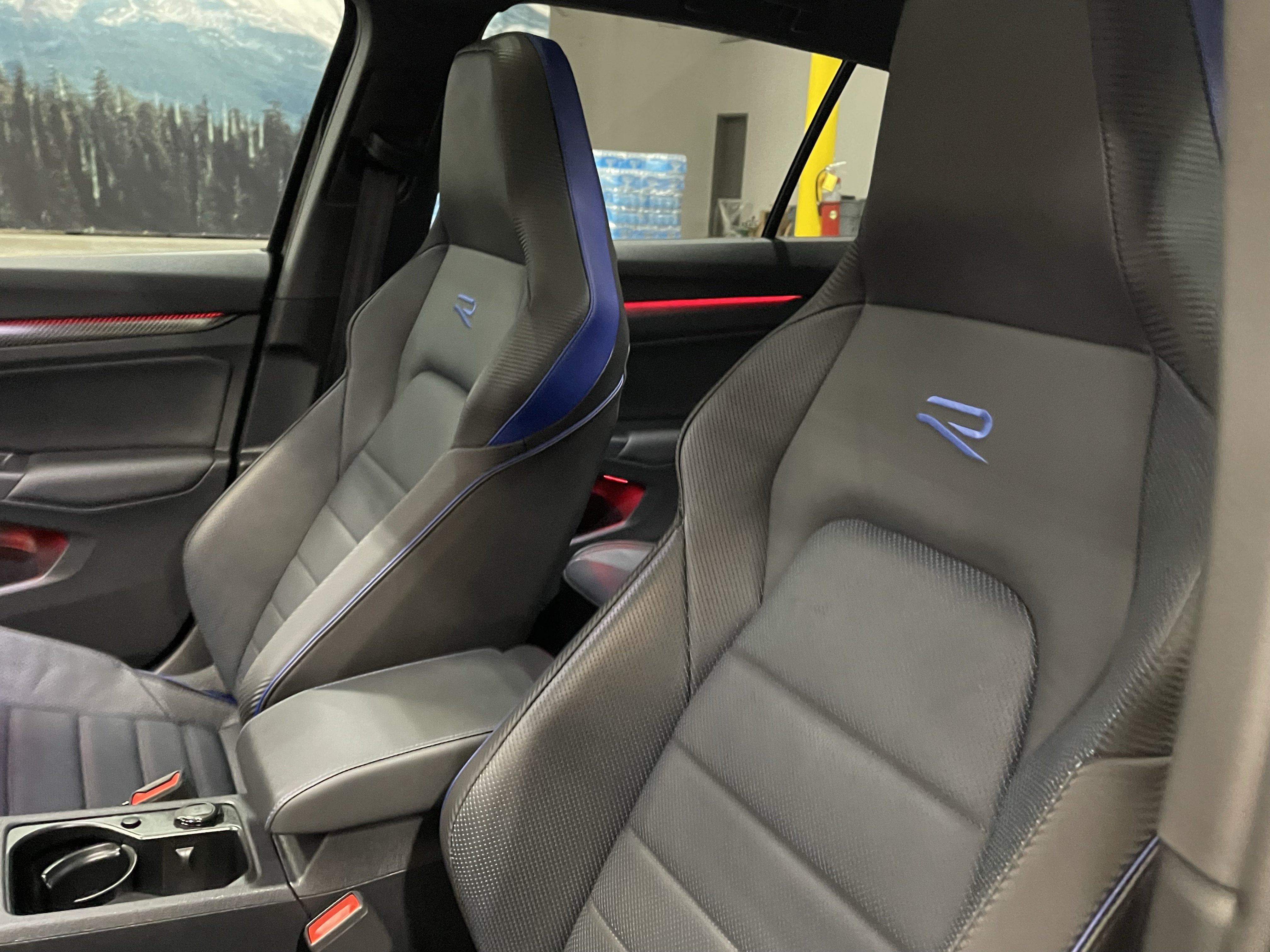 Used 2024 Volkswagen Golf R AWD/4WD image 20