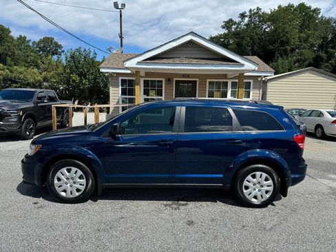Used 2019 Dodge Journey SE image 3
