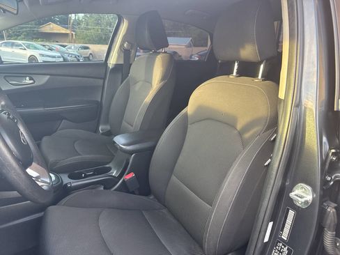 Used 2019 Kia Forte LXS image 11