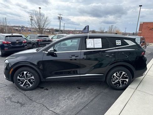 Certified 2024 Kia Sportage EX image 3