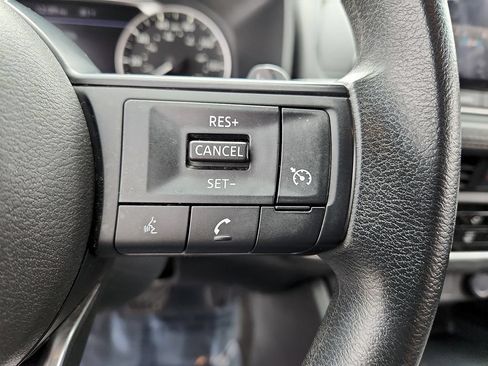 Used 2023 Nissan Rogue S AWD/4WD image 23