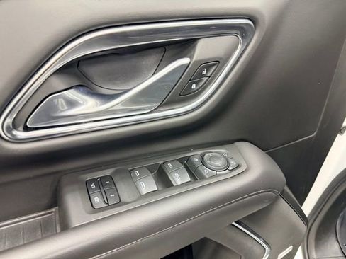 Certified 2022 Chevrolet Suburban LT w/ LT Signature Package image 24