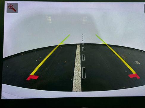 Used 2023 Jeep Grand Cherokee Limited w/ Black Appearance Package image 23