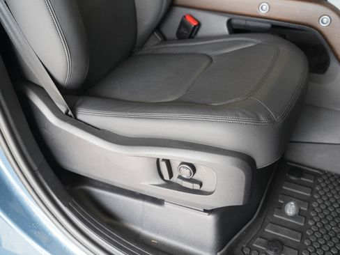 Used 2024 Land Rover Defender 110 S image 29