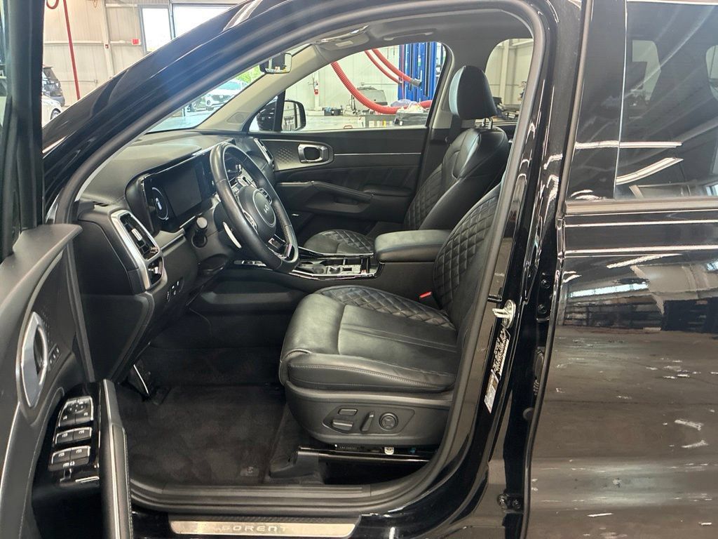 Certified 2023 Kia Sorento SX AWD/4WD image 16