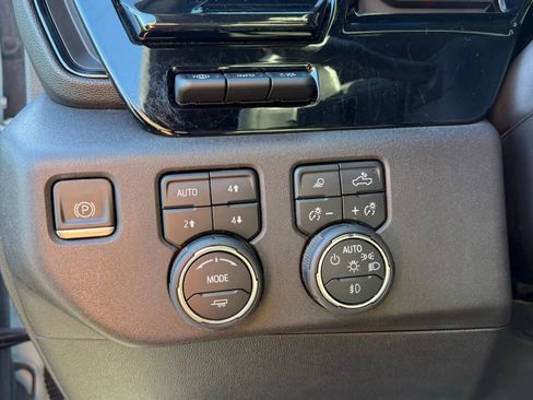 Used 2023 Chevrolet Silverado 1500 ZR2 w/ Technology Package image 14
