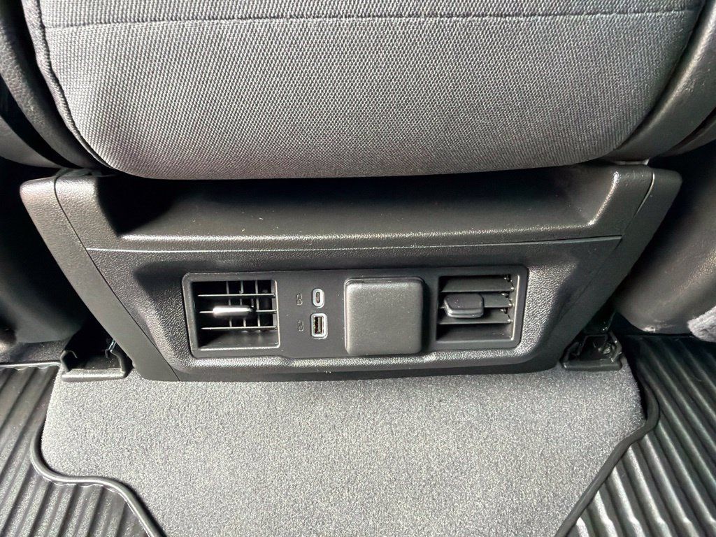 Used 2025 Chevrolet Silverado 1500 LT AWD/4WD image 16