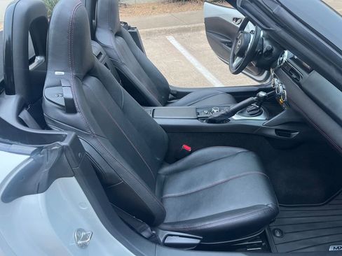 Used 2019 MAZDA MX-5 Miata Grand Touring image 17