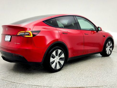 Used 2022 Tesla Model Y Long Range image 5