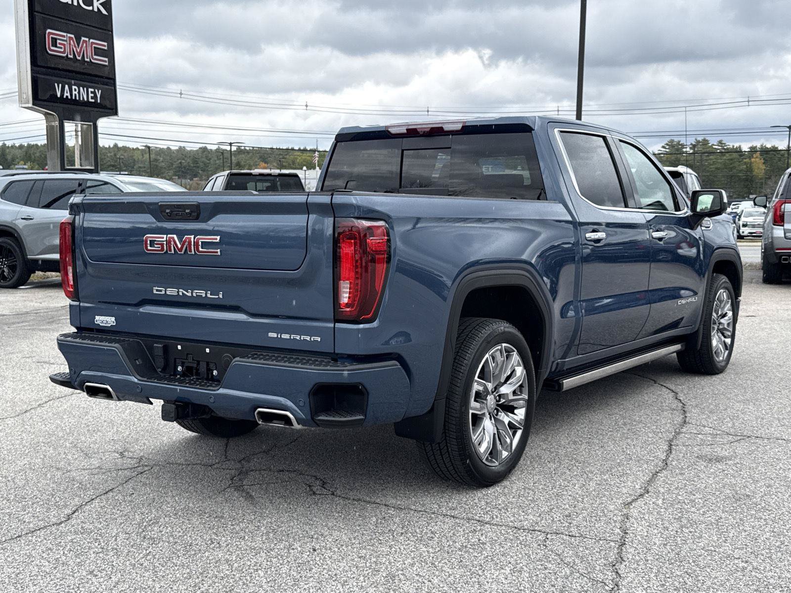 Used 2024 GMC Sierra 1500 Denali AWD/4WD image 11
