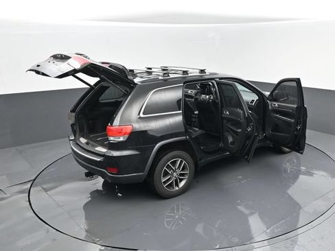 Used 2017 Jeep Grand Cherokee Limited AWD/4WD image 31