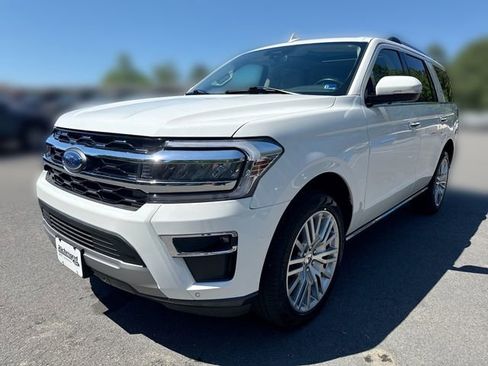Used 2024 Ford Expedition Limited AWD/4WD image 4