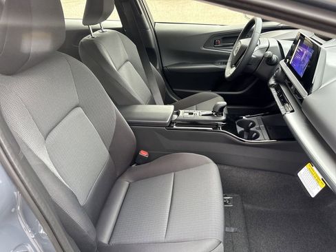 New 2026 Toyota Prius LE image 32
