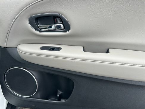 Used 2018 Honda HR-V EX-L image 21