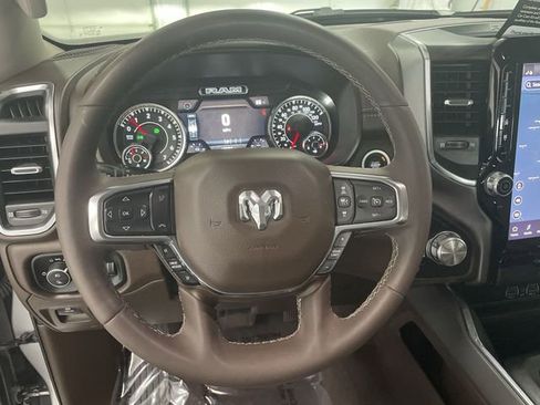 Used 2025 RAM 1500 Laramie AWD/4WD image 33