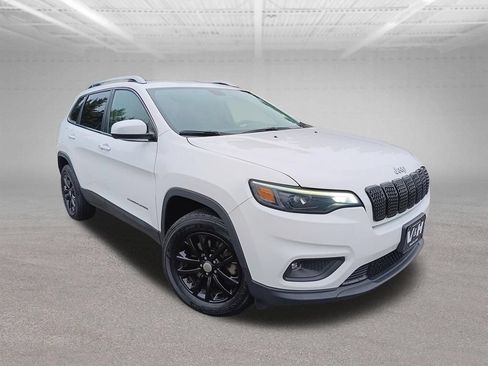 Used 2019 Jeep Cherokee Latitude Plus AWD/4WD image 23