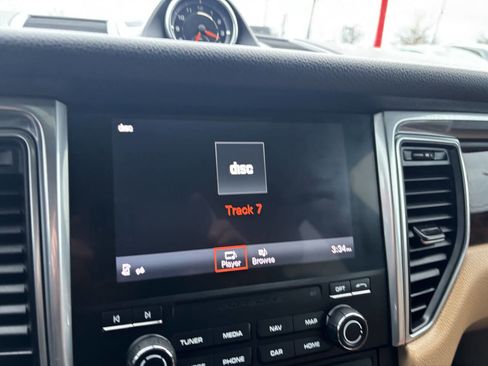 Used 2018 Porsche Macan Base AWD 4dr SUV image 24