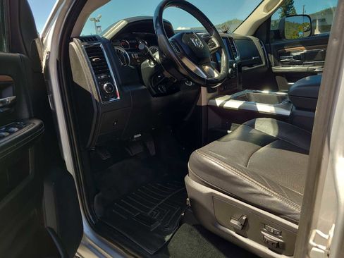 Used 2017 RAM 2500 Laramie w/ Sport Appearance Group AWD/4WD image 10