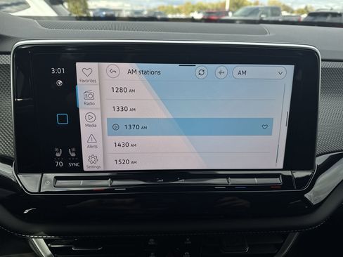 New 2026 Volkswagen Atlas Cross Sport SEL R-Line image 13